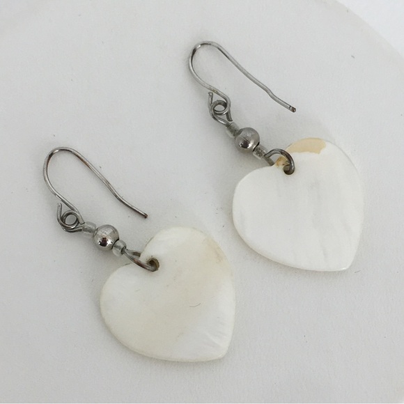 Vintage Mother of Pearl Heart Earrings and Circle Brooch Old Estate Jewelry Lot - Picture 6 of 11